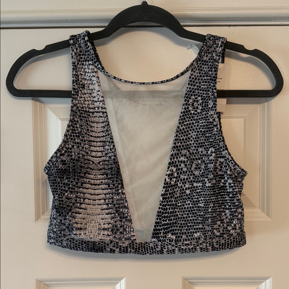 Varley Black & Silver Crop Top - Size 8/Medium